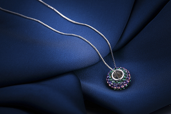 珠寶產(chǎn)品攝影場(chǎng)景圖的設(shè)計(jì)與拍攝技巧